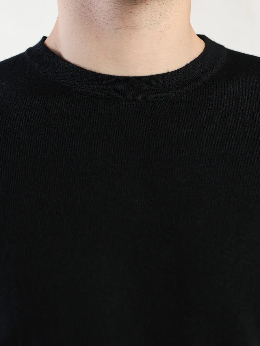 Джемпер черного цвета из шерсти мериноса